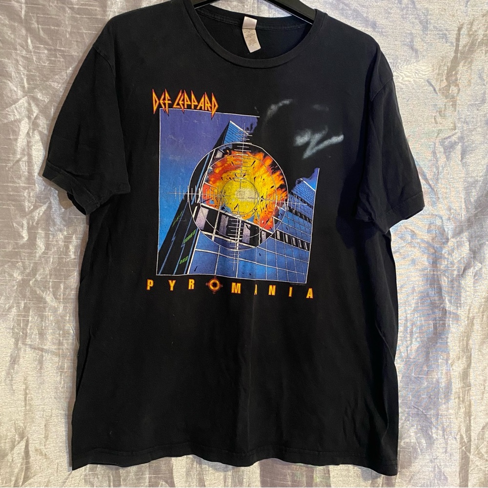 Def Leppard Pyromania tee SZ XL GUC, Tultex, chest 20”, length 28” sleeves 6”
